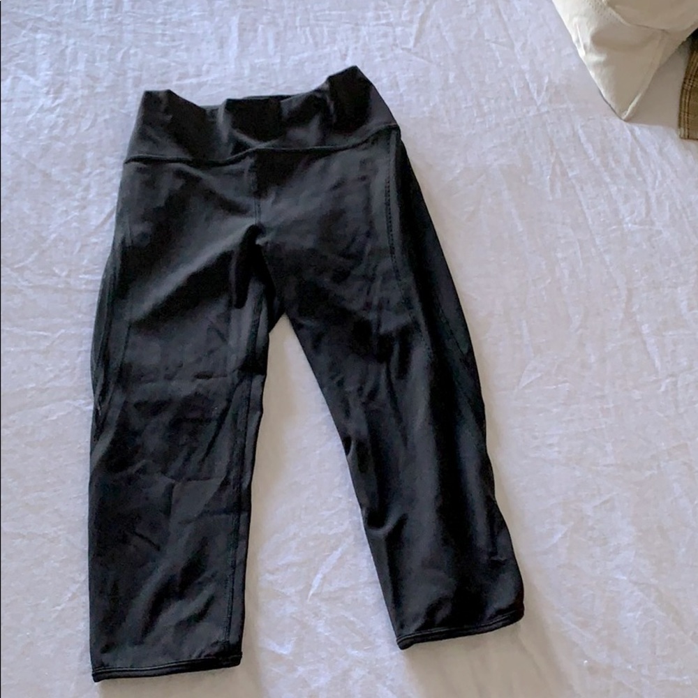 🍋Lululemon black Mesh Capris🍋